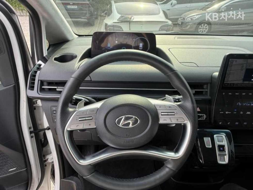 Hyundai Staria — miniaturë 8