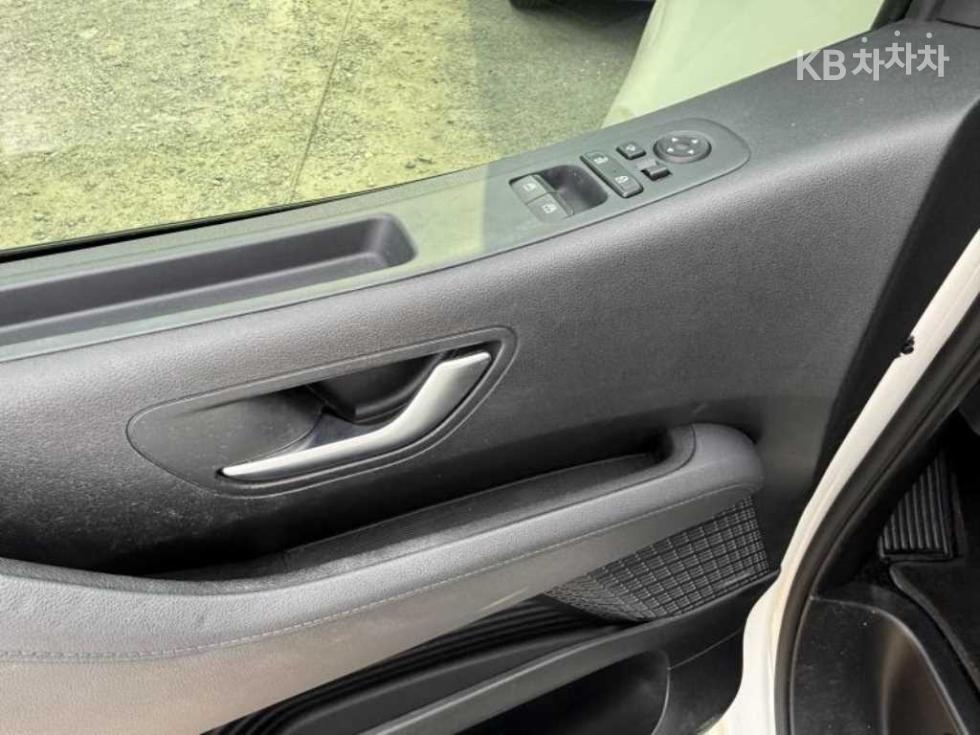 Hyundai Staria — miniaturë 12