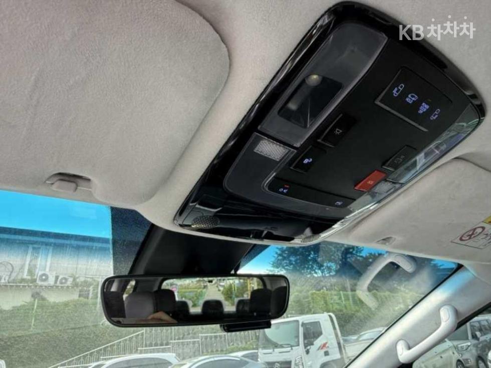 Hyundai Staria — miniaturë 14