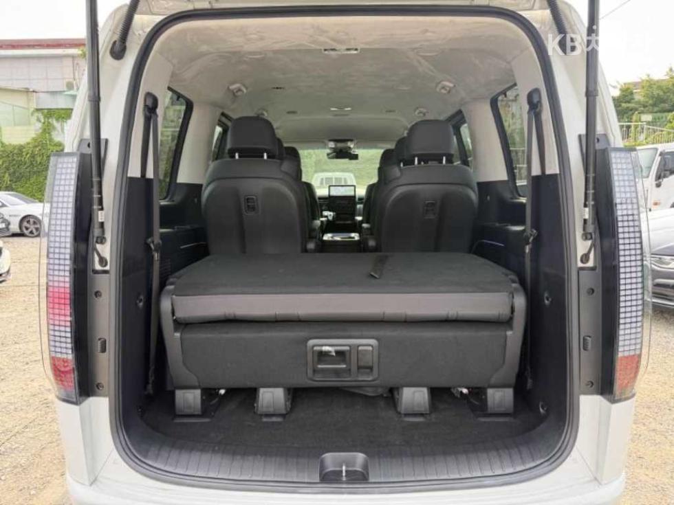 Hyundai Staria — miniaturë 16