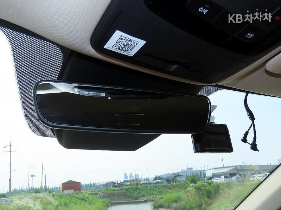 Kia Carnival — miniaturë 12