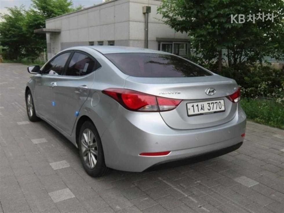 Hyundai Avante — miniaturë 4