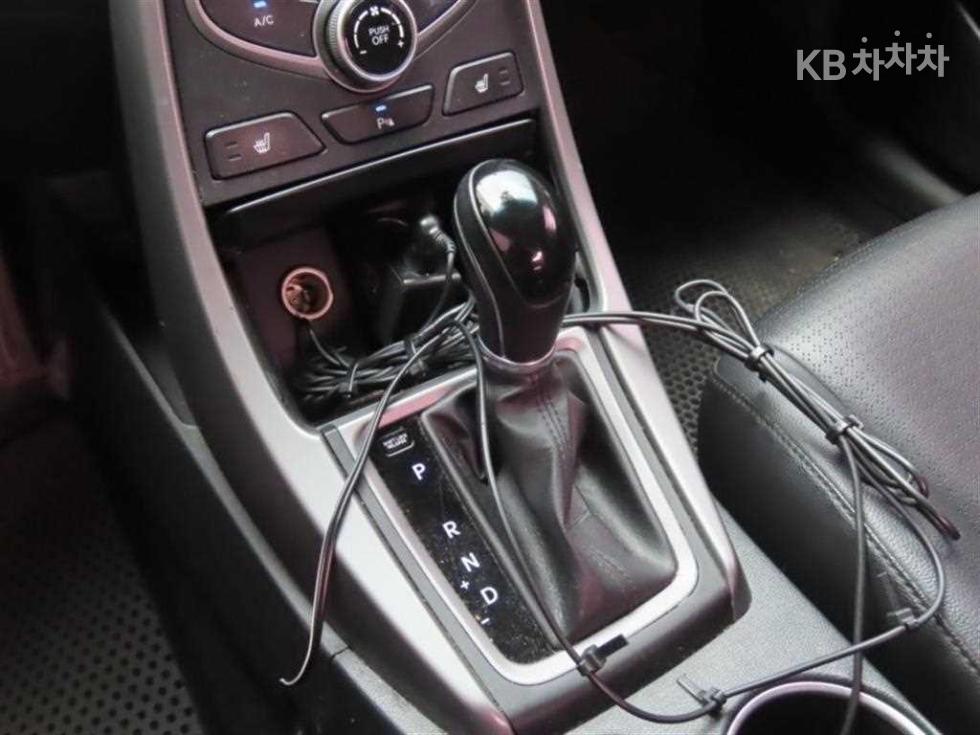 Hyundai Avante — miniaturë 6