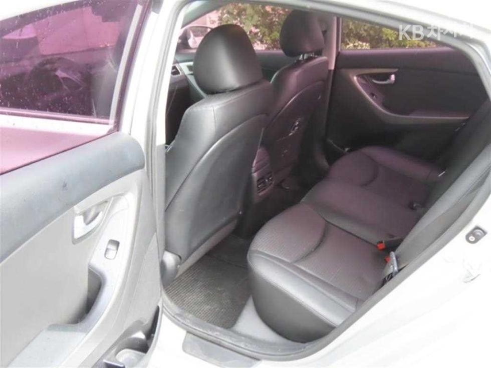 Hyundai Avante — miniaturë 14