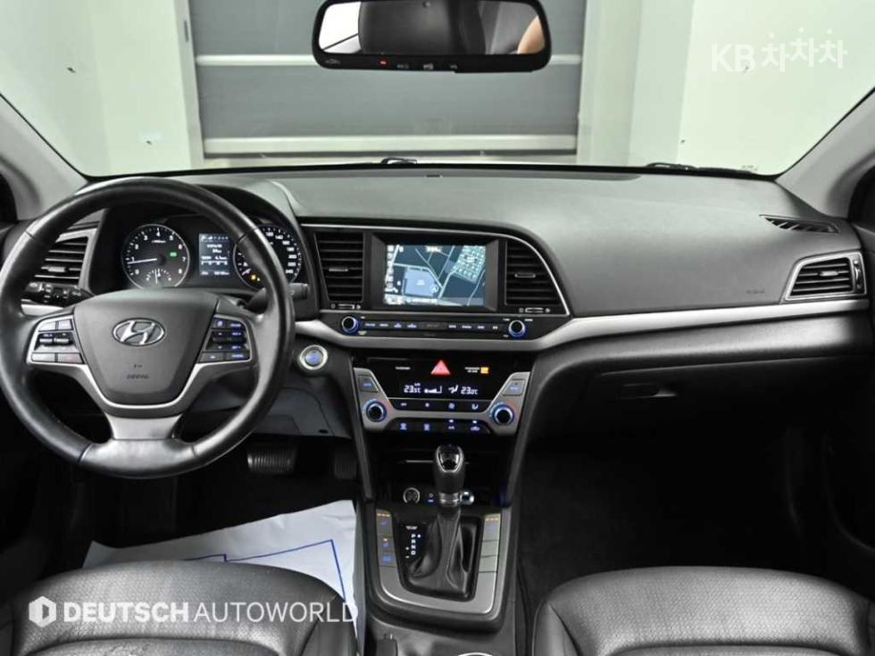 Hyundai Avante — miniaturë 7
