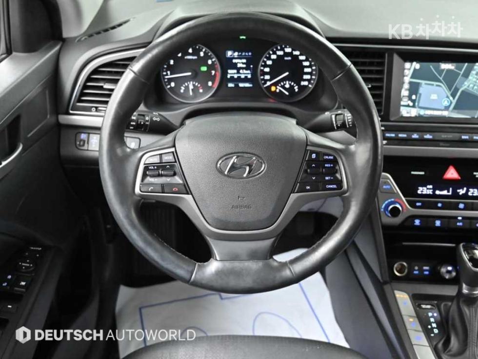 Hyundai Avante — miniaturë 13