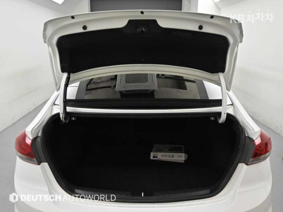 Hyundai Avante — miniaturë 19