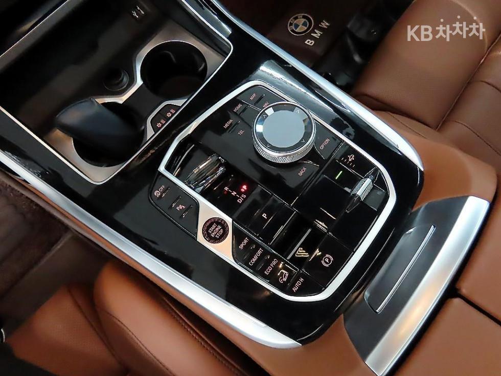 BMW X7 — miniaturë 10