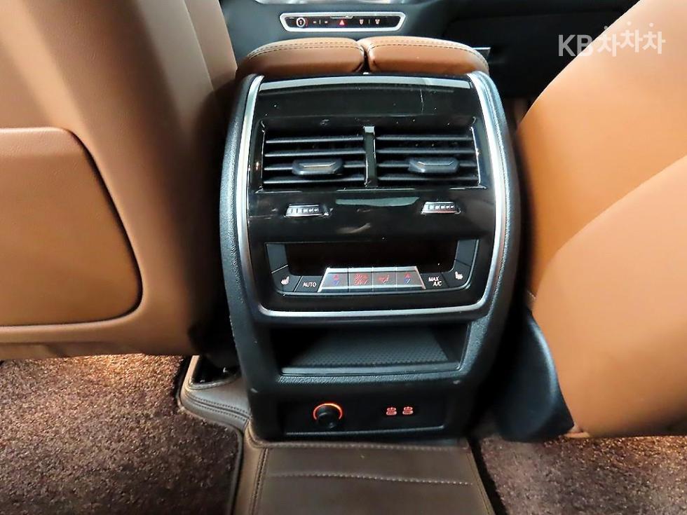 BMW X7 — miniaturë 13