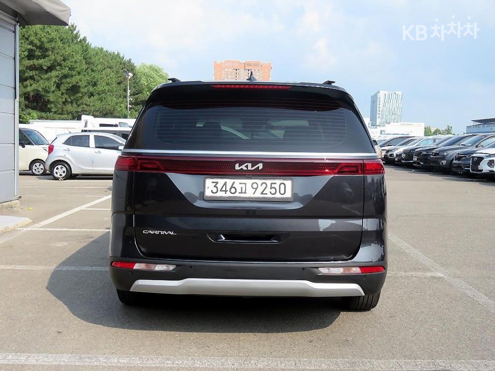 Kia Carnival — miniaturë 3