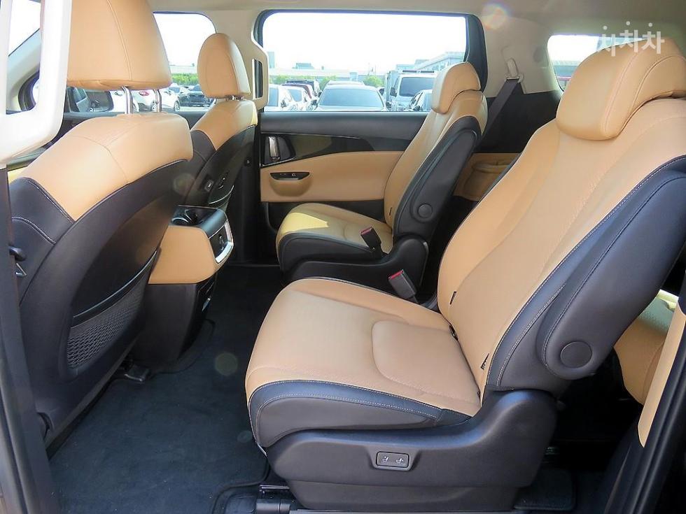 Kia Carnival — miniaturë 7