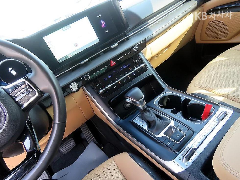 Kia Carnival — miniaturë 12