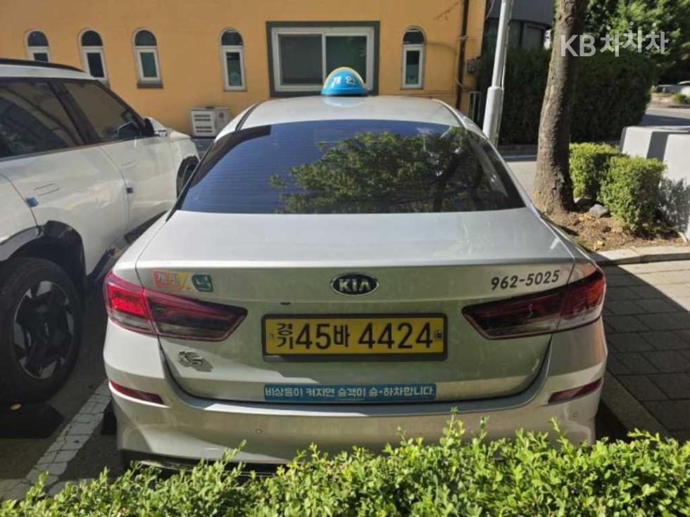 Kia K5 — miniaturë 6