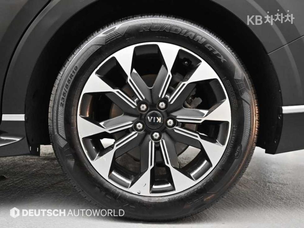 Kia Carnival — miniaturë 5