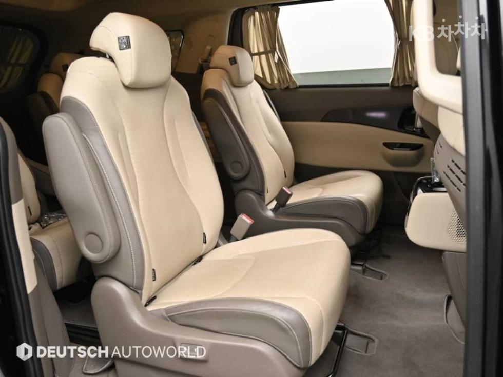 Kia Carnival — miniaturë 12