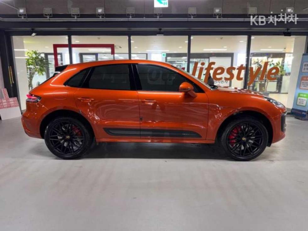 2022 Porsche Used Car photo