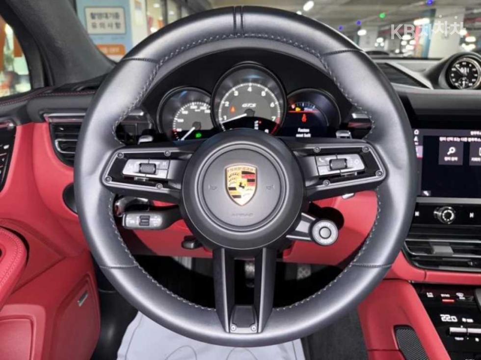 2022 Porsche Used Car photo
