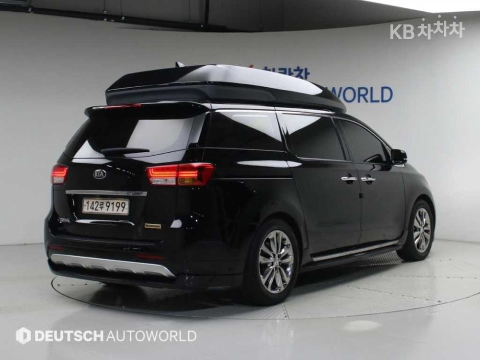 Kia Carnival — miniaturë 2