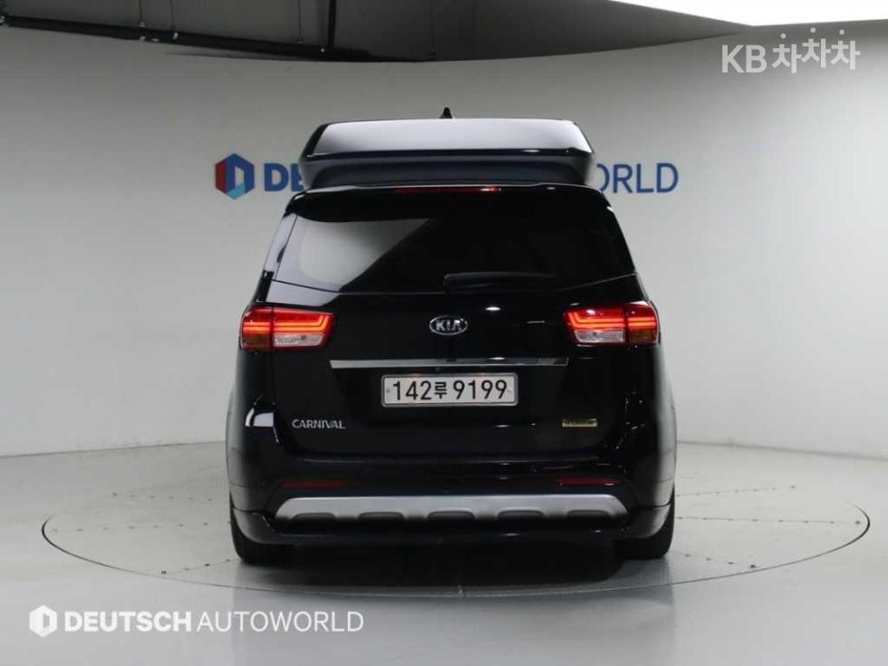 Kia Carnival — miniaturë 4