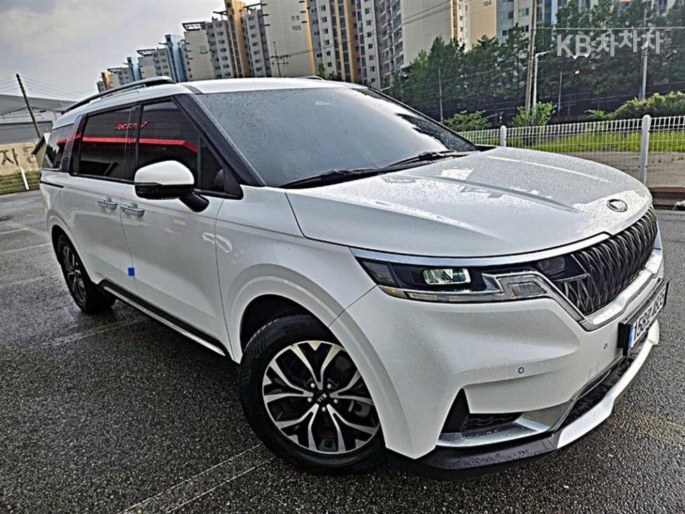 Kia Carnival — miniaturë 3