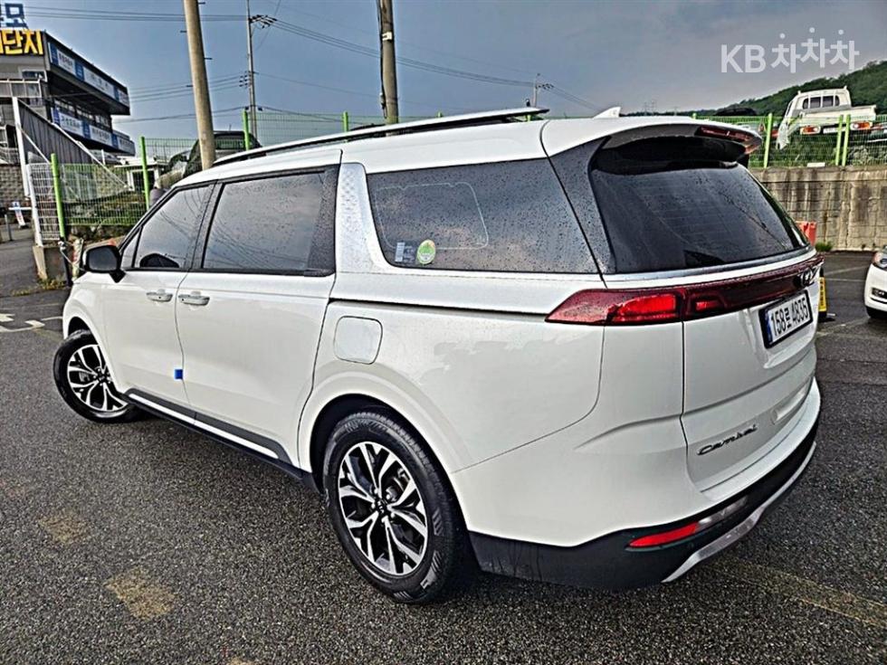 Kia Carnival — miniaturë 6