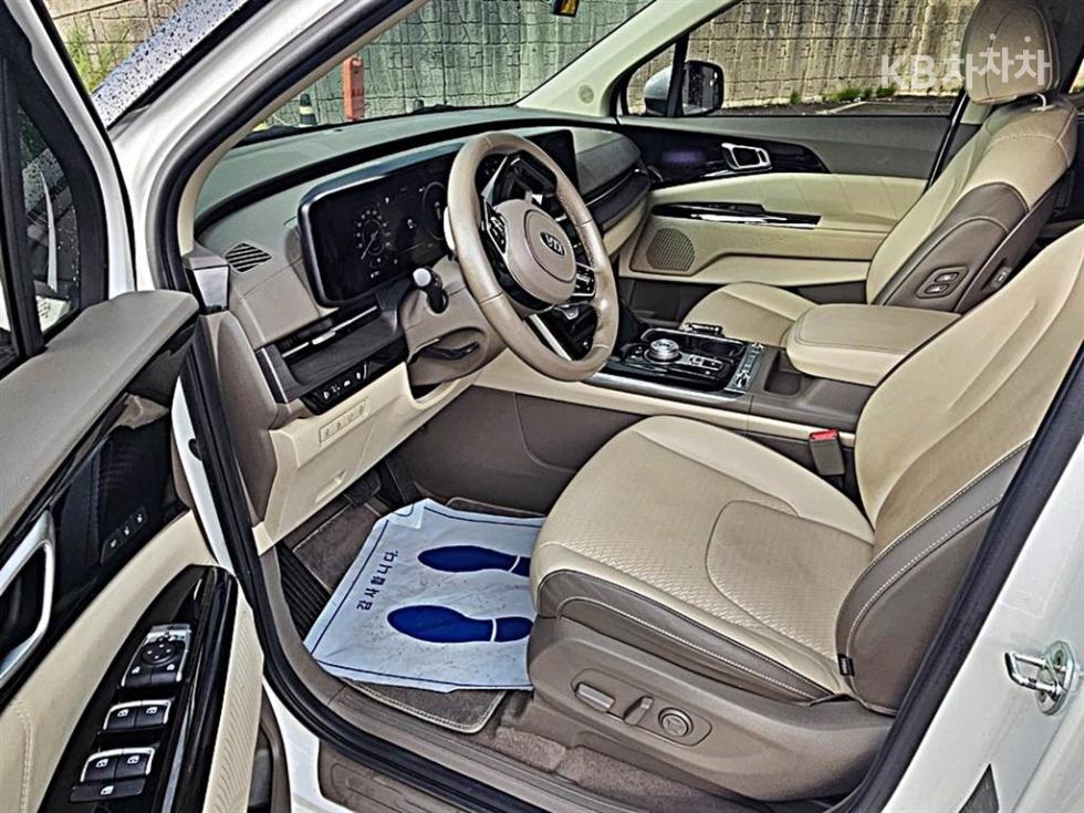 Kia Carnival — miniaturë 10