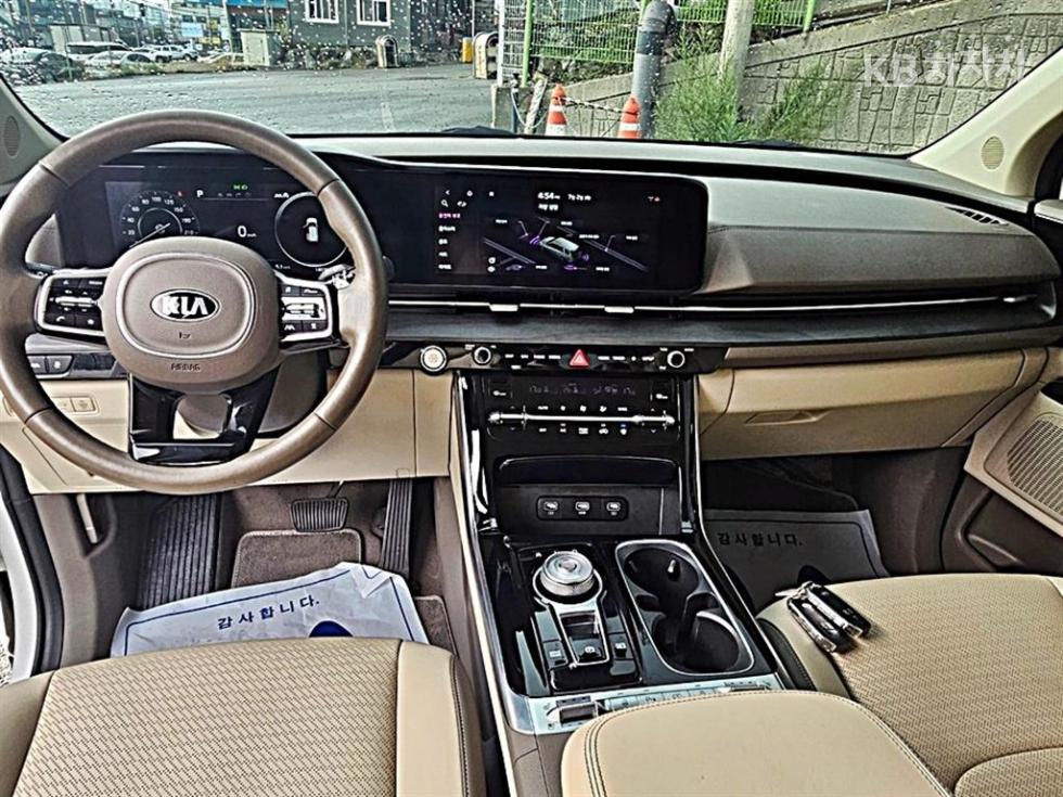 Kia Carnival — miniaturë 11