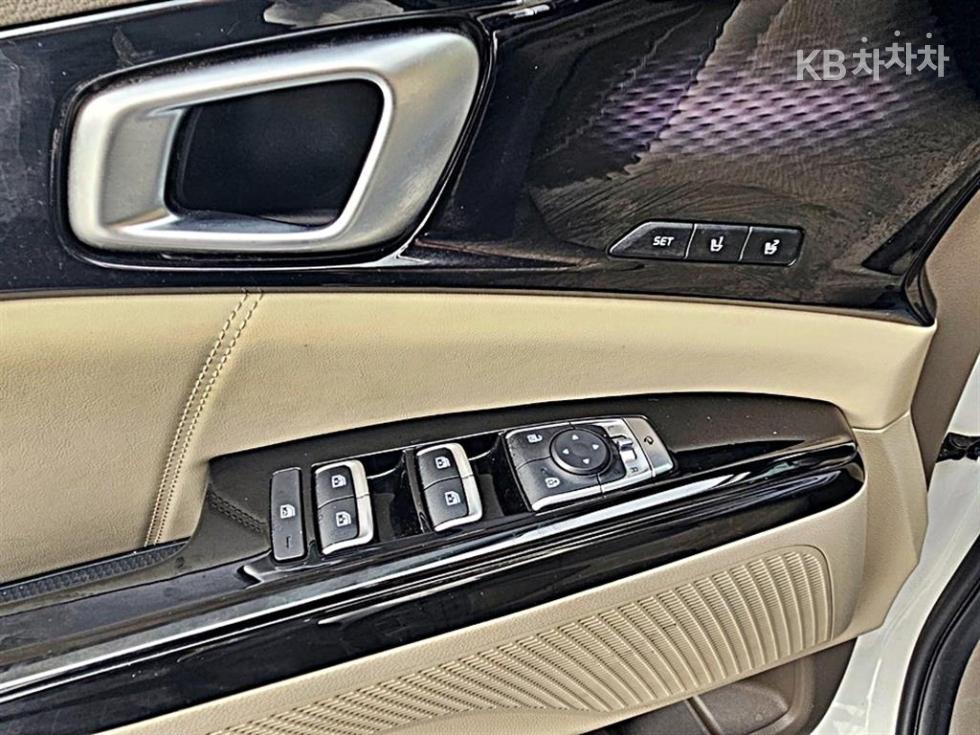 Kia Carnival — miniaturë 12