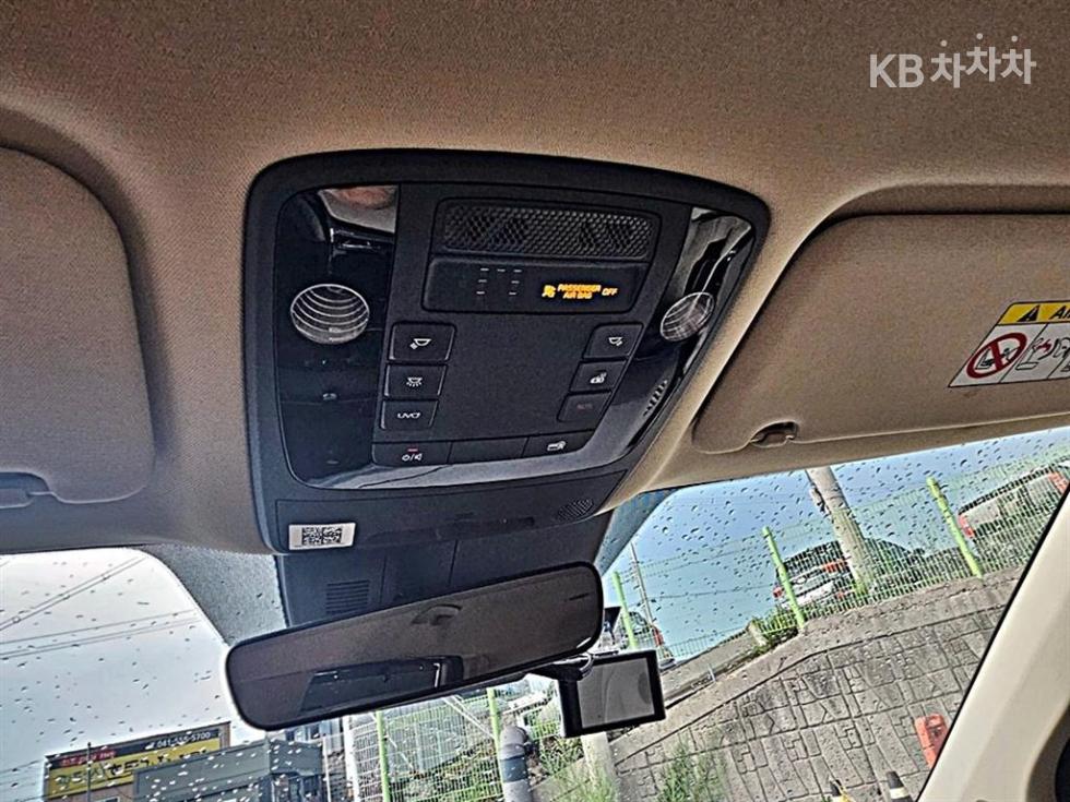 Kia Carnival — miniaturë 19