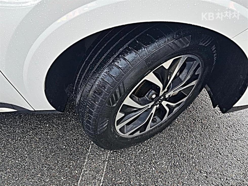 Kia Carnival — miniaturë 20