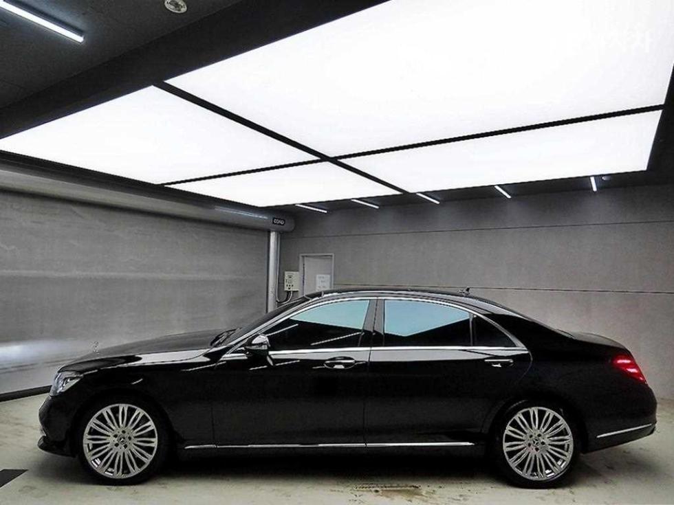 2017 Mercedes-Benz S photo
