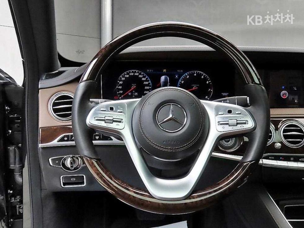 2017 Mercedes-Benz S photo