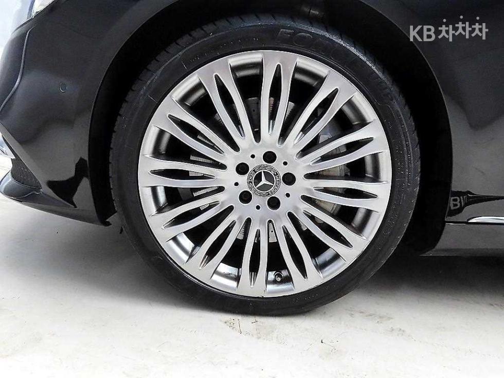 2017 Mercedes-Benz S photo