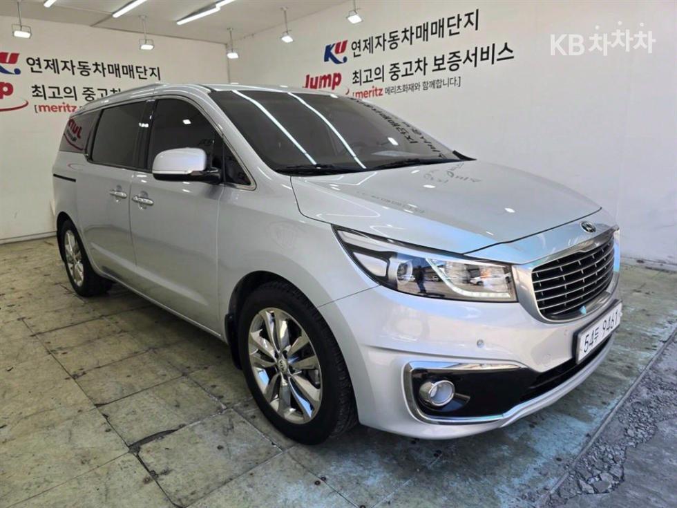 Kia Carnival — miniaturë 3