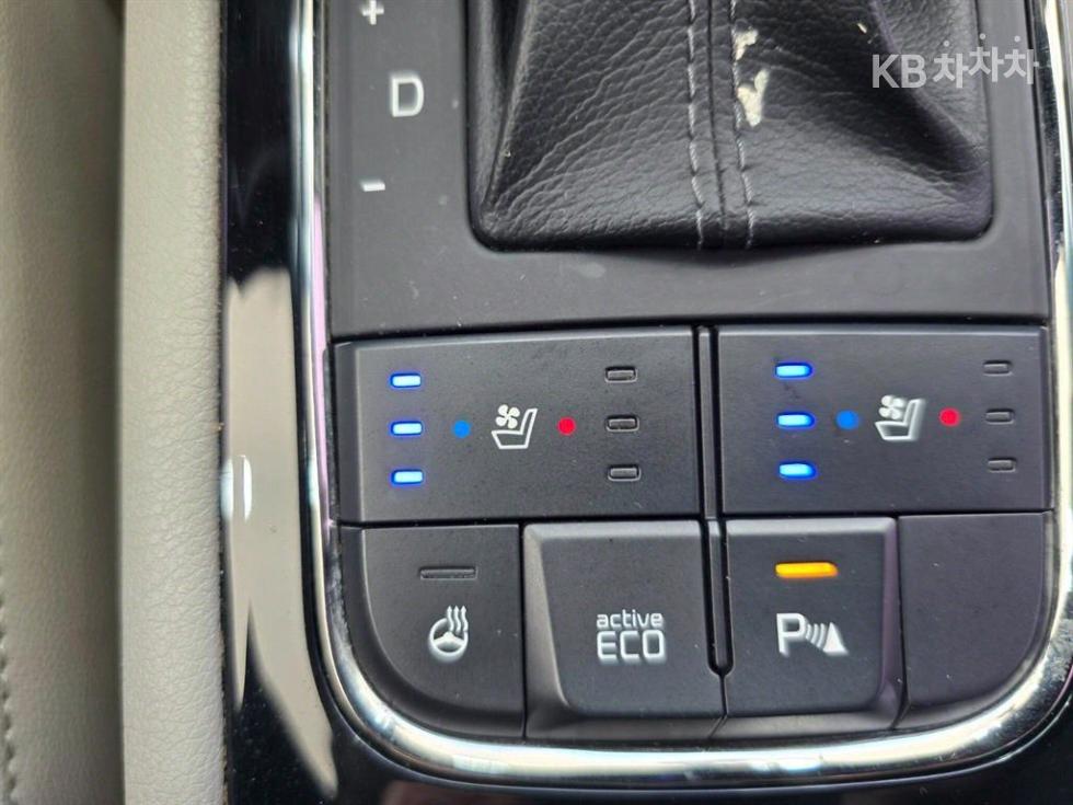 Kia Carnival — miniaturë 13