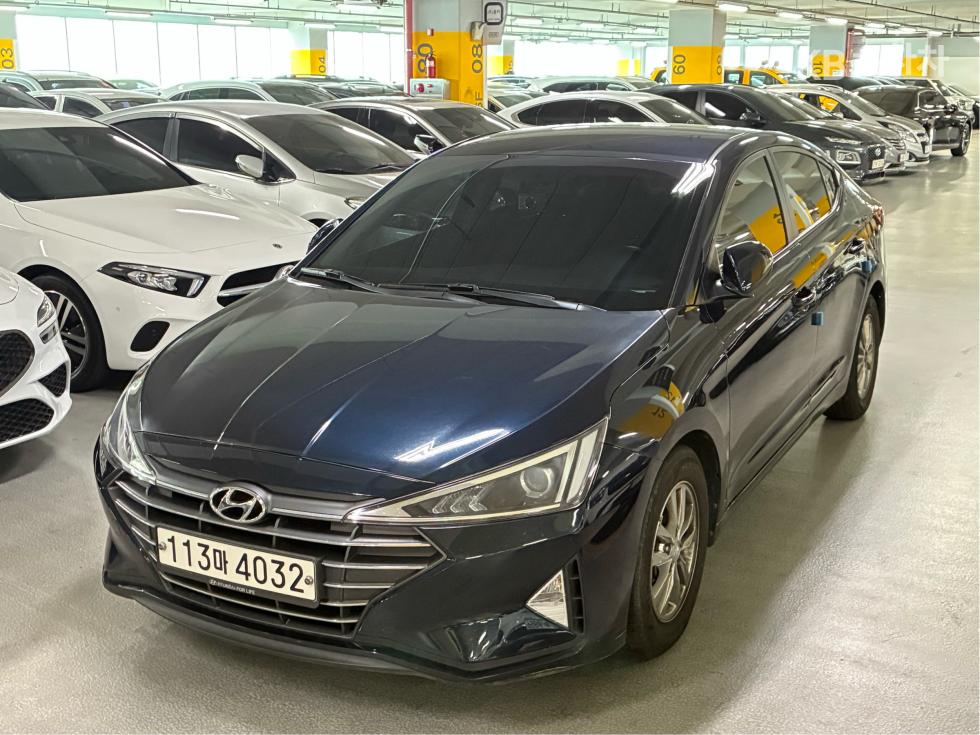 Hyundai Avante 렌터카 1.6 LPi — foto 1