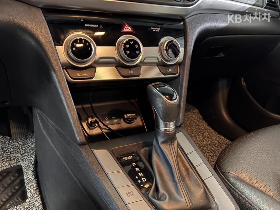 Hyundai Avante — miniaturë 8