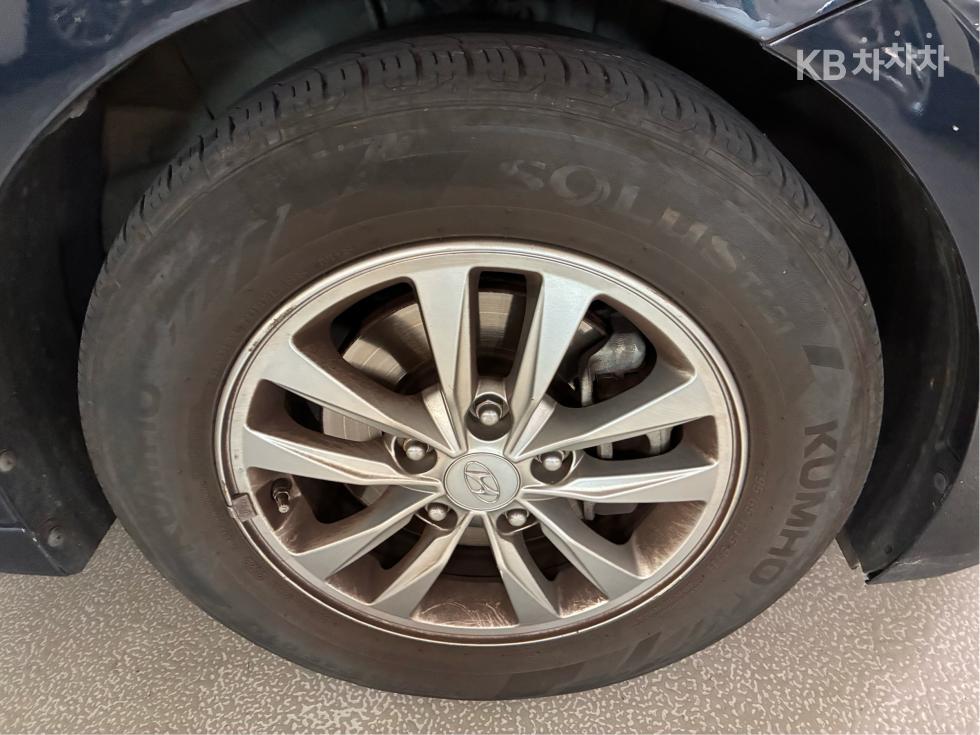 Hyundai Avante — miniaturë 12