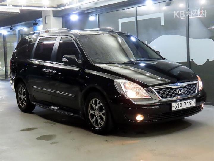 Kia Carnival Grand Carnival GLX Luxury — foto 1