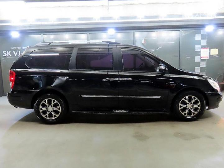 Kia Carnival — miniaturë 3