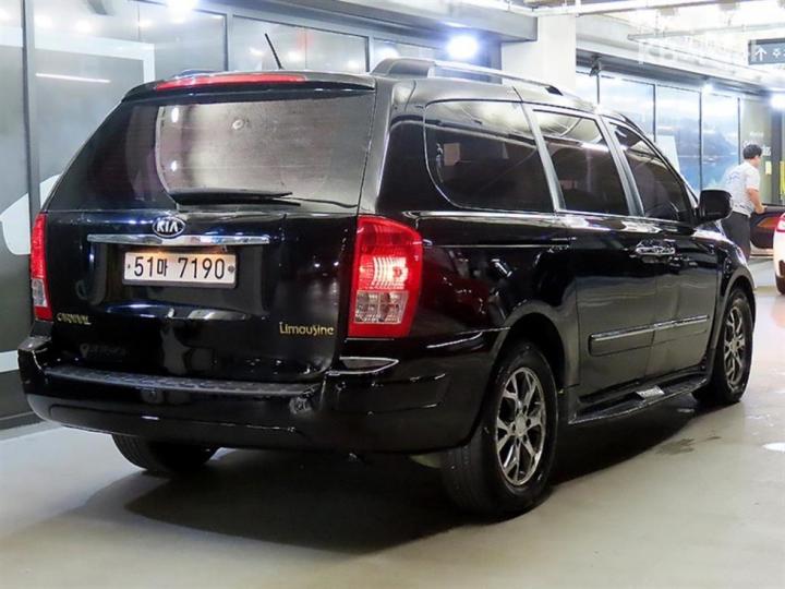 Kia Carnival — miniaturë 4