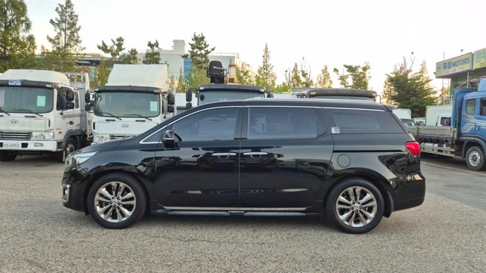 Kia Carnival — miniaturë 5
