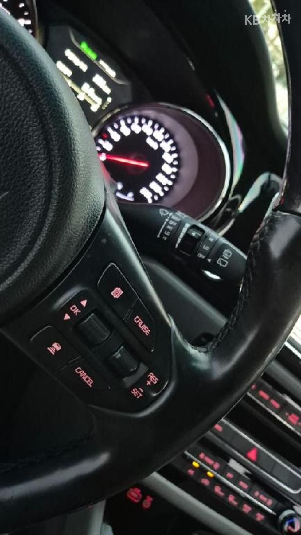 Kia Carnival — miniaturë 11