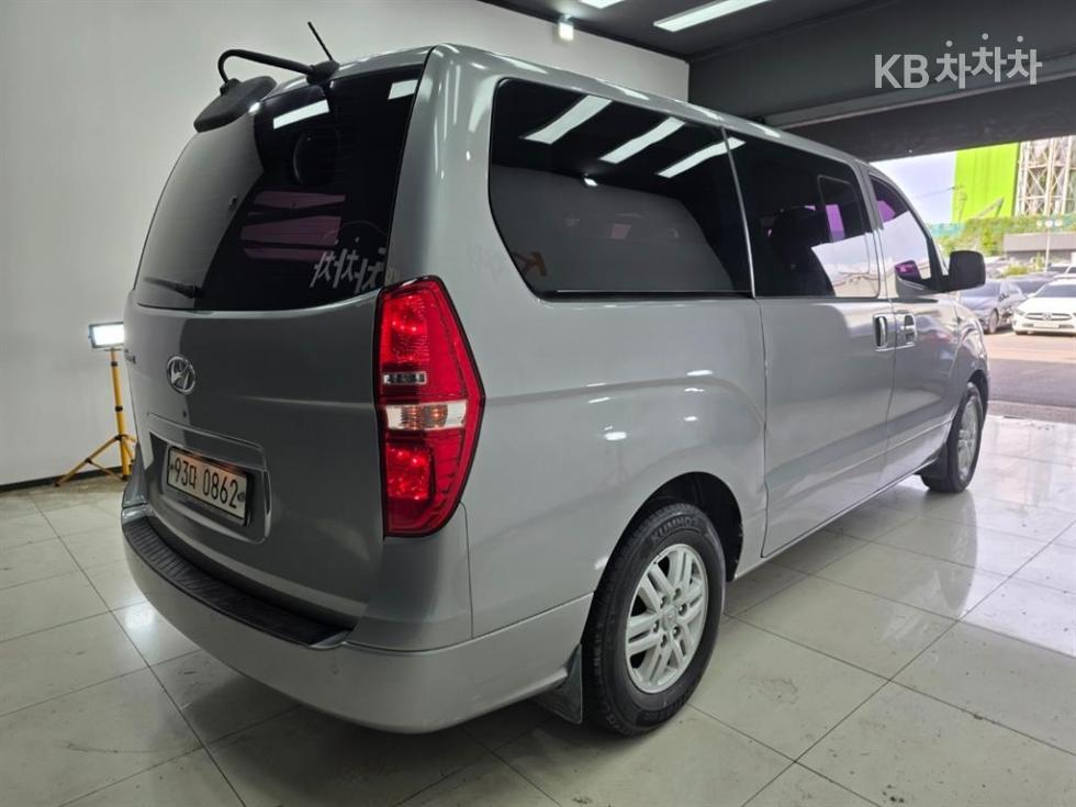 Hyundai Starex — miniaturë 5