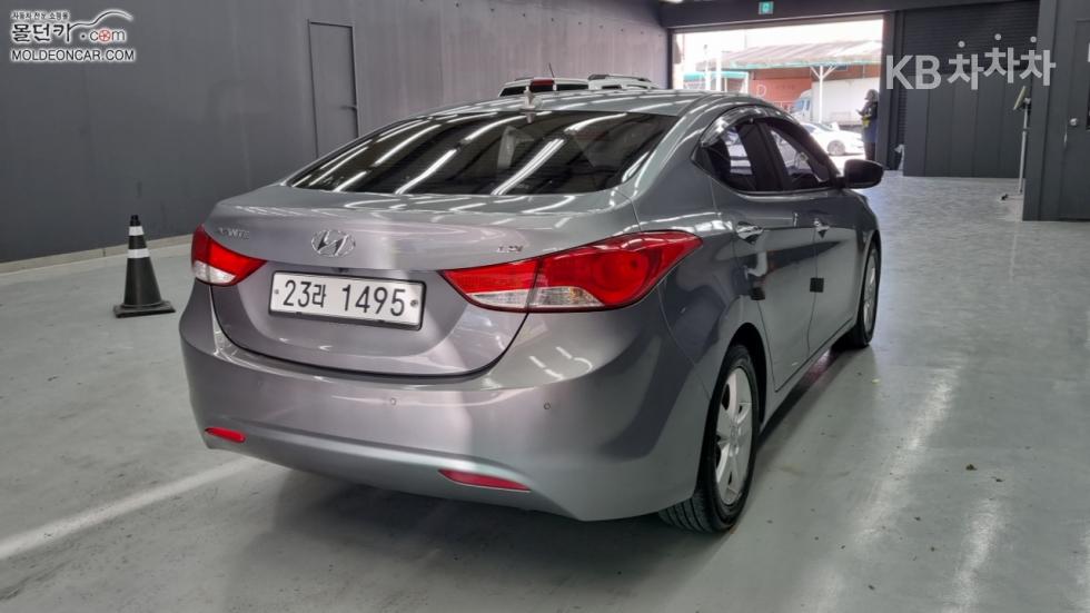 Hyundai Avante — miniaturë 2