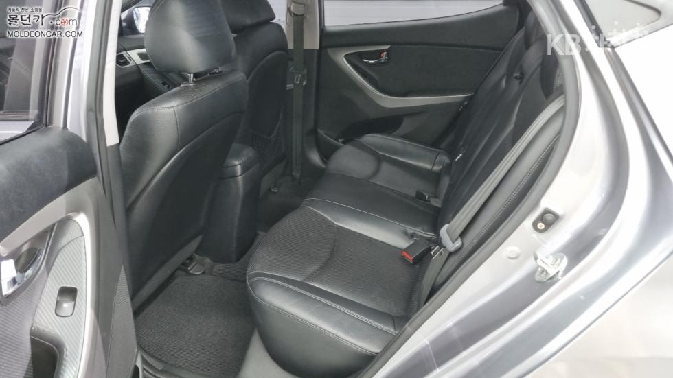 Hyundai Avante — miniaturë 10
