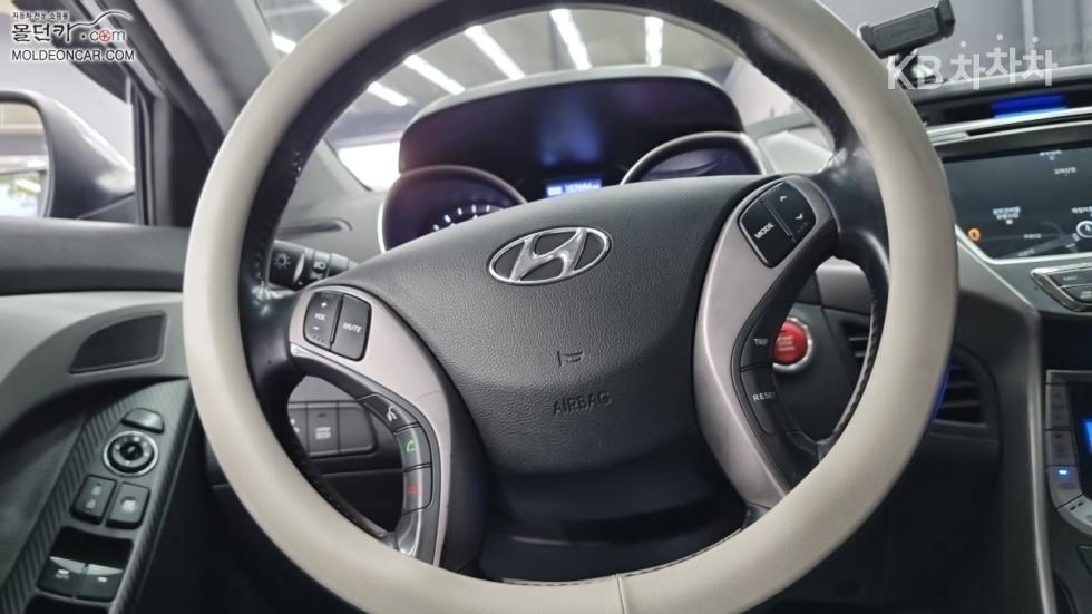 Hyundai Avante — miniaturë 11