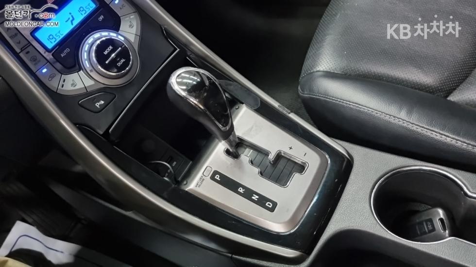 Hyundai Avante — miniaturë 14