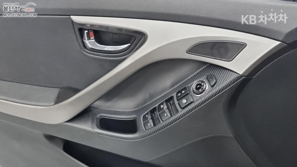 Hyundai Avante — miniaturë 17