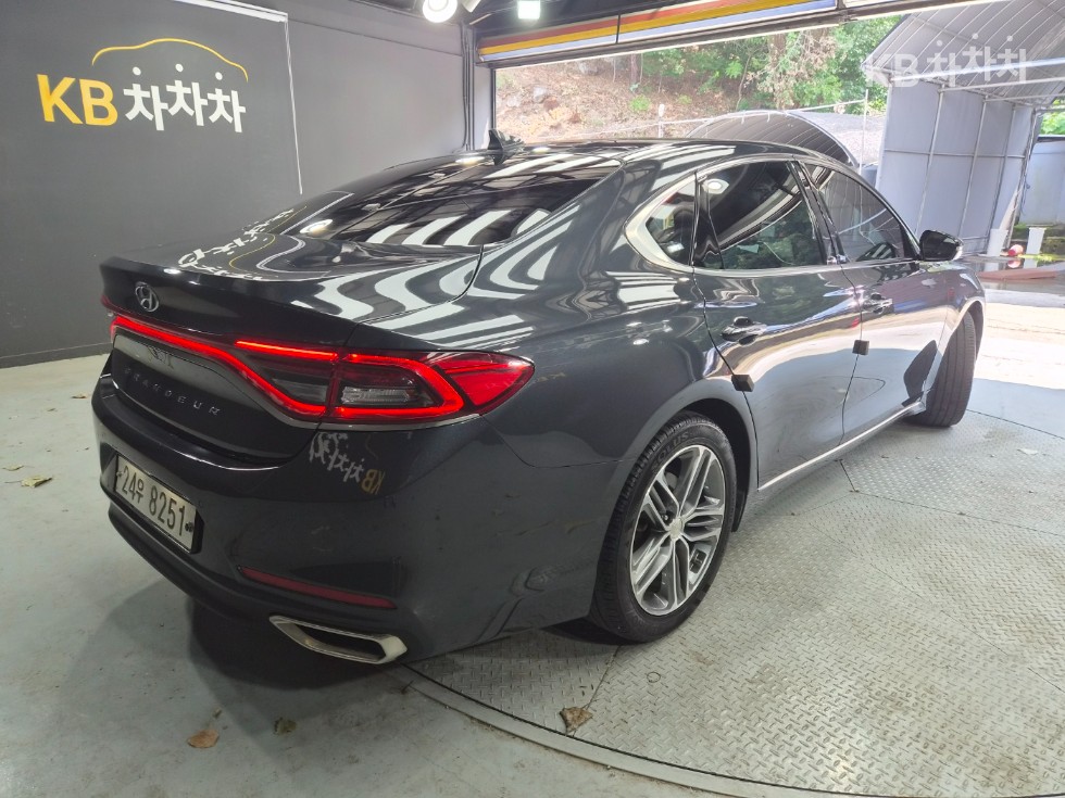Hyundai Grandeur — miniaturë 4